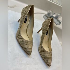 NINE WEST Faith Embroidered pointed toe pumps Size 7.5M NWOT, NEW never worn